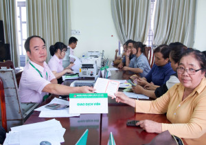 GỬI TIẾT KIỆM TẠI NGÂN HÀNG CHÍNH SÁCH XÃ HỘI LÀ ĐỒNG HÀNH VỚI NHÀ NƯỚC TRONG CÔNG CUỘC GIẢM NGHÈO, AN SINH XÃ HỘI